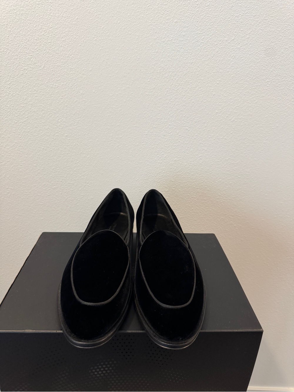 SUITSUPPLY Black Velvet Slip-On Loafers
